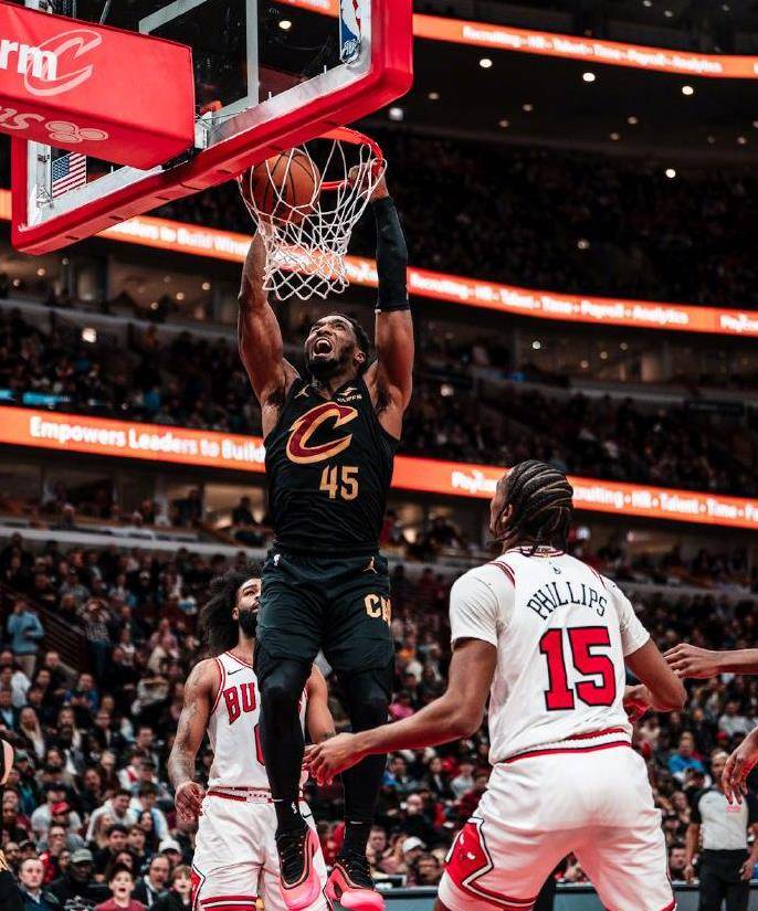 爵士再胜老鹰,米切尔砍下分的简单介绍 爵士再胜老鹰,米切尔砍下分的简单介绍