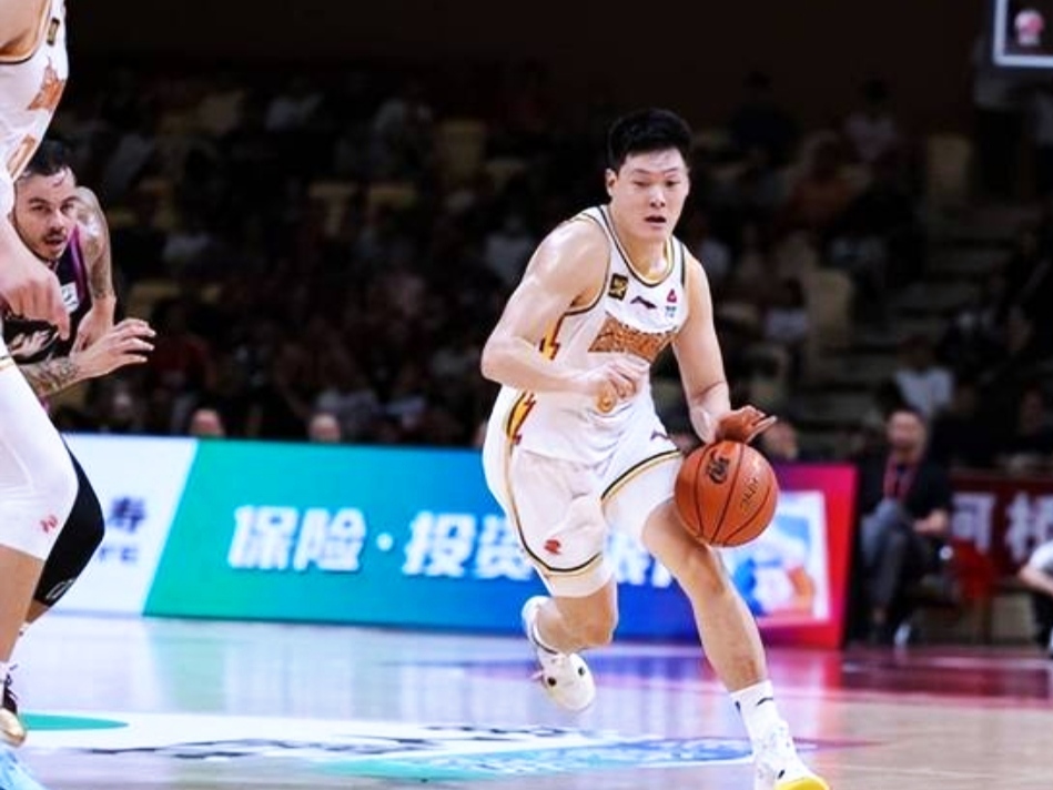 三亿体育体育网站-山西男篮客场取胜，收获两连胜