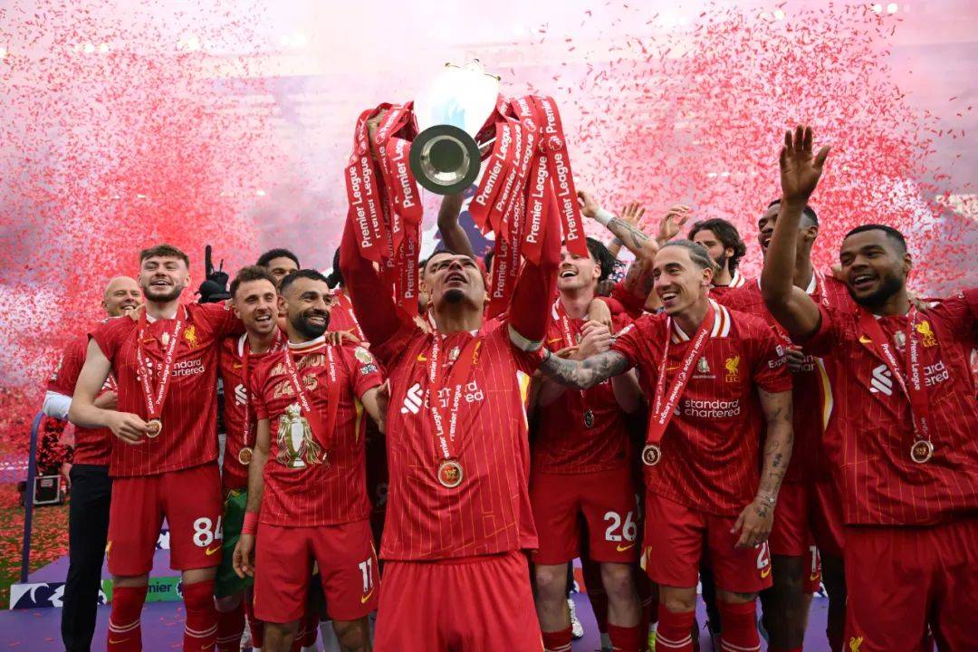 三亿体育体育官方登录入口-关于英超争逐激烈，几队或争夺冠军的信息