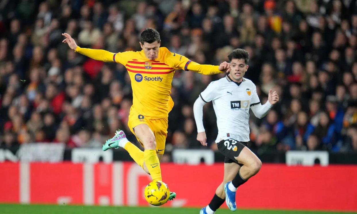 三亿体育体育入口-瓦伦西亚斗志昂扬，力克对手夺得胜利的简单介绍