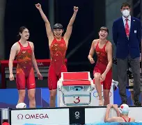 意大利女子游泳运动员高领金牌,勇夺一哥 意大利女子游泳运动员高领金牌,勇夺一哥