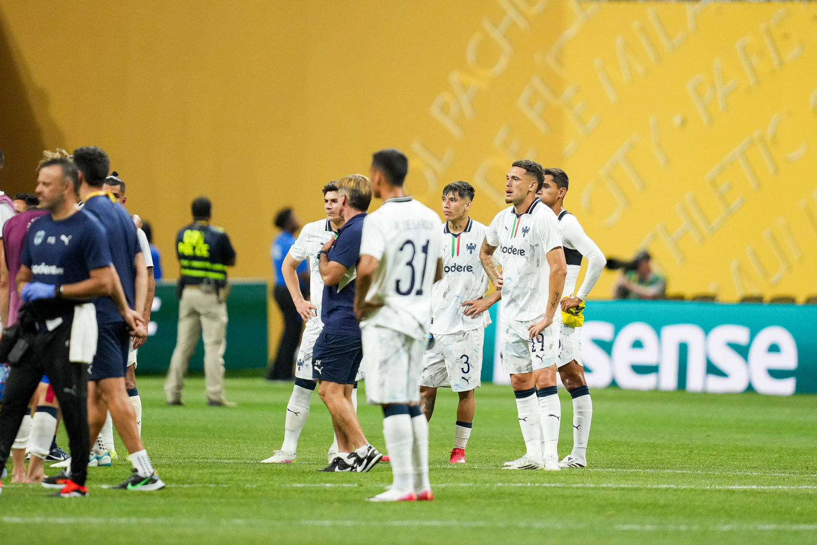 三亿体育体育培训-东欧球队惊险晋级，力争进军亚洲赛场决赛