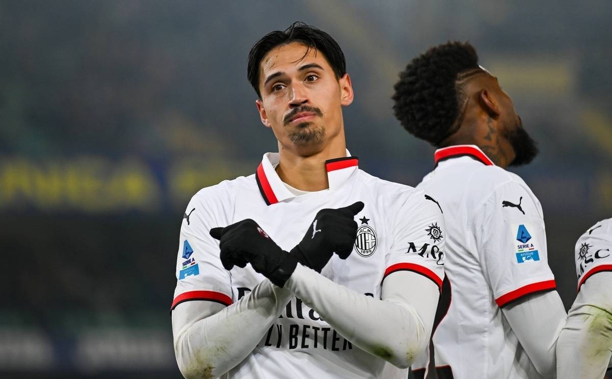 AC米兰逼平维罗纳,暂时止住颓势 AC米兰逼平维罗纳,暂时止住颓势