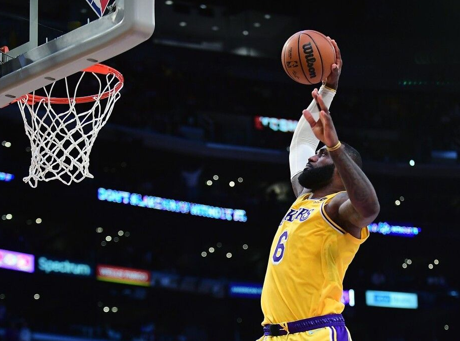 关于雷恩队主力前锋伤愈归队,提升进攻威力的信息 关于雷恩队主力前锋伤愈归队,提升进攻威力的信息