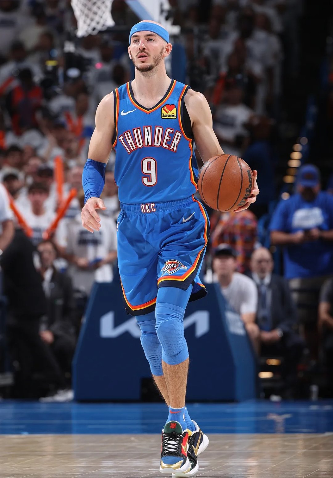 三亿体育体育视频-开拓者-领先雷霆，取得系列赛优势