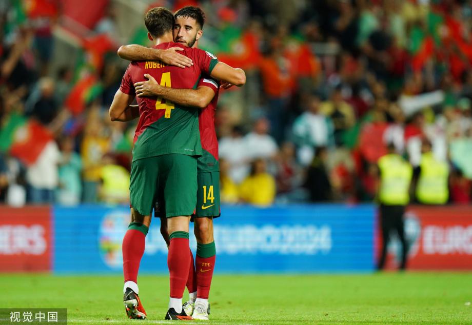 包含葡萄牙客场-轻取卢森堡,罗纳尔多梅开二度的词条 包含葡萄牙客场-轻取卢森堡,罗纳尔多梅开二度的词条