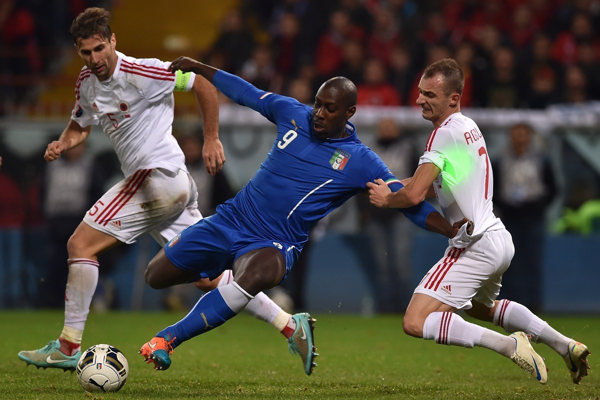 三亿体育体育app下载-欧洲预选赛精彩纷呈，球队士气高涨