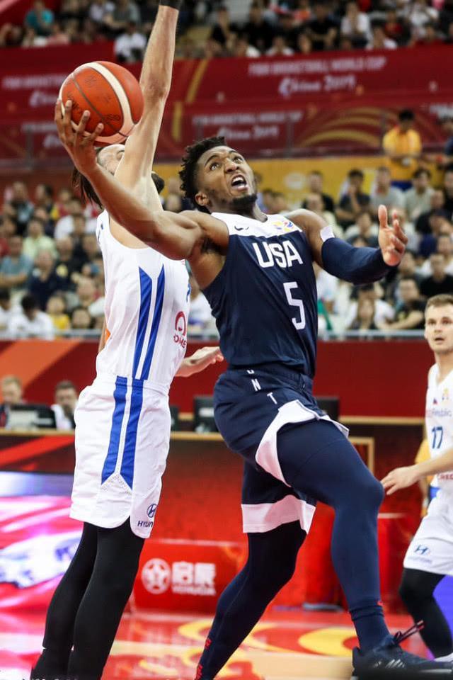 北京首钢队揭幕战告捷,德隆再现神奇表现的简单介绍 北京首钢队揭幕战告捷,德隆再现神奇表现的简单介绍