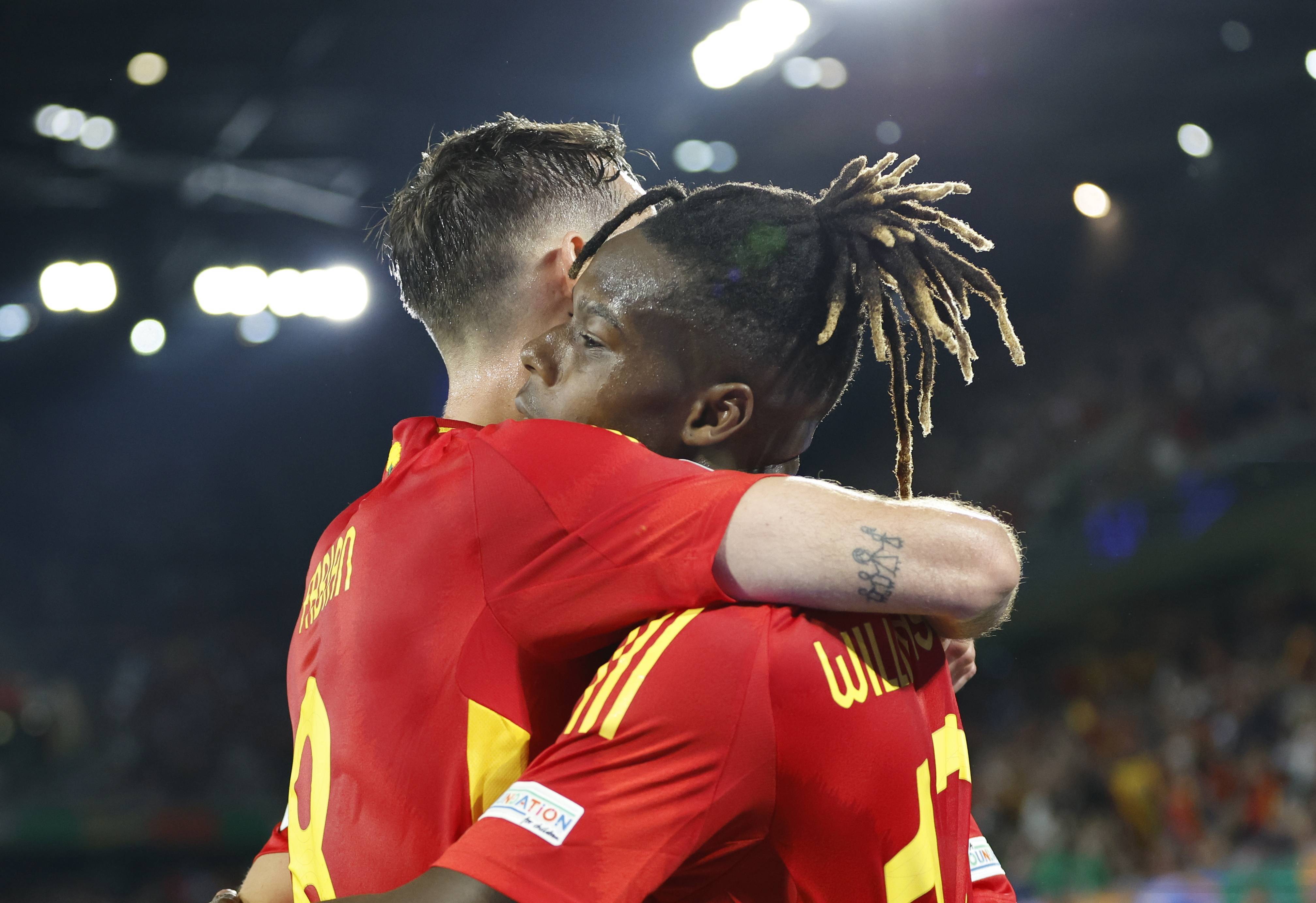 三亿体育体育教练-西班牙球队在洲际比赛中获胜