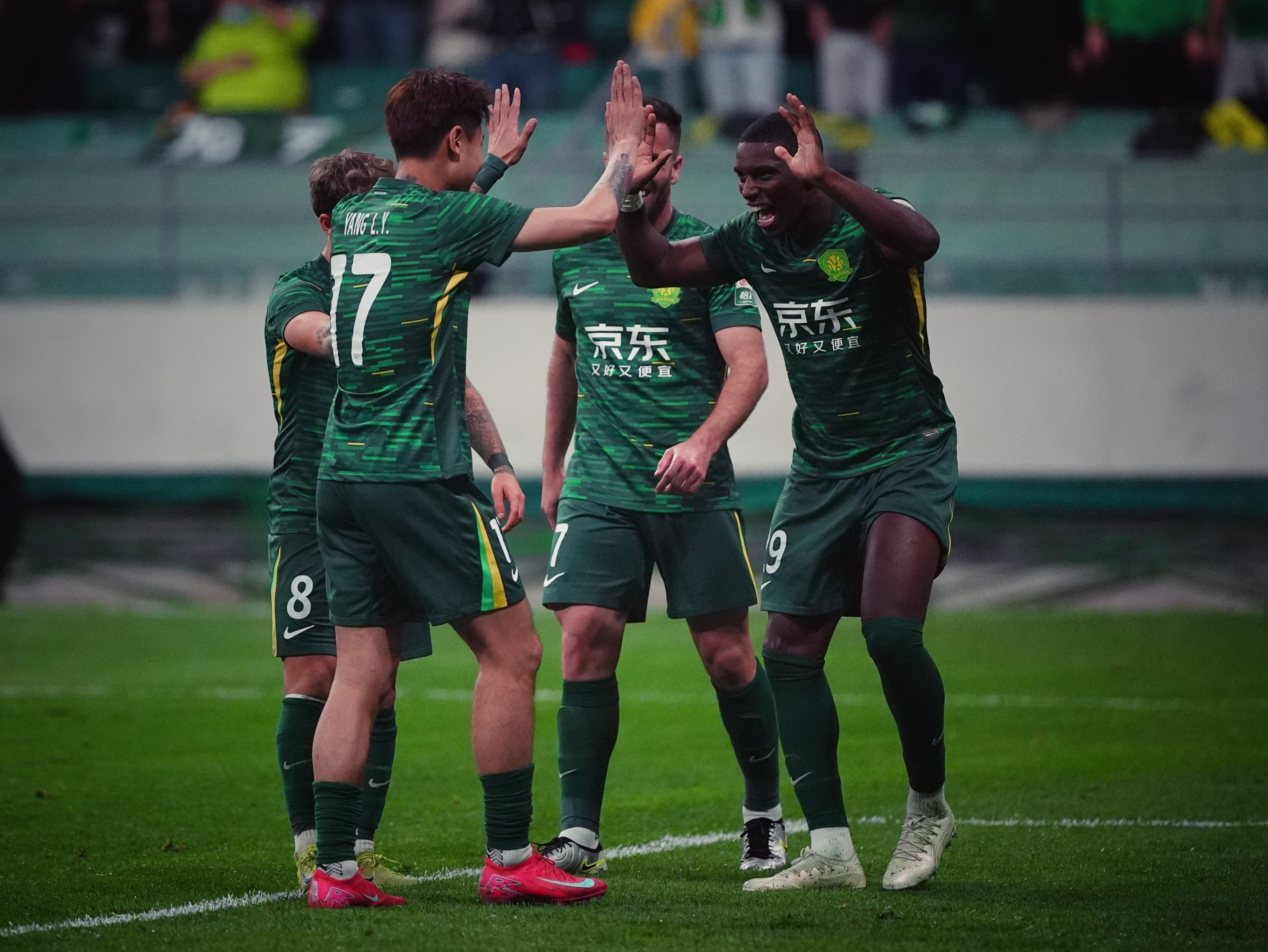 三亿体育体育在线-关于重庆力帆主场战胜北京国安，逐步追赶积分榜前列的信息