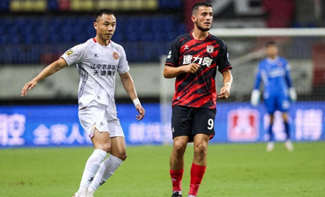 三亿体育体育注册-关于陕西队外援受伤下场，球队实力受损的信息