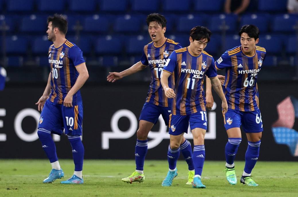 三亿体育体育娱乐-关于蔚山现代队教练团队鼓舞队员，决心在亚冠赛场上取得突破的信息