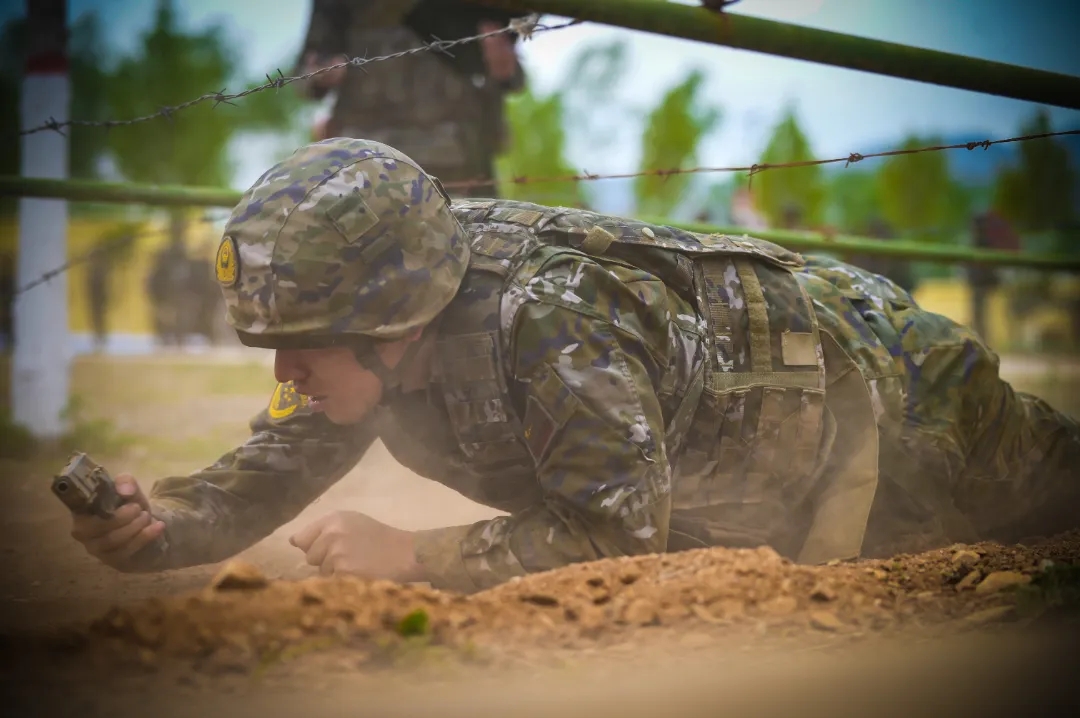 球队经历极端气候,训练备战困难重重 球队经历极端气候,训练备战困难重重