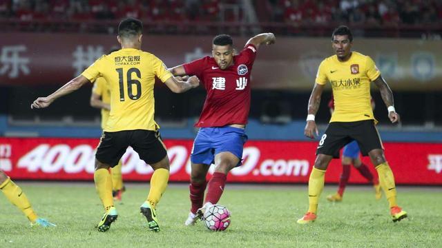 恒大强势围剿泰达,力争全取三分 恒大强势围剿泰达,力争全取三分